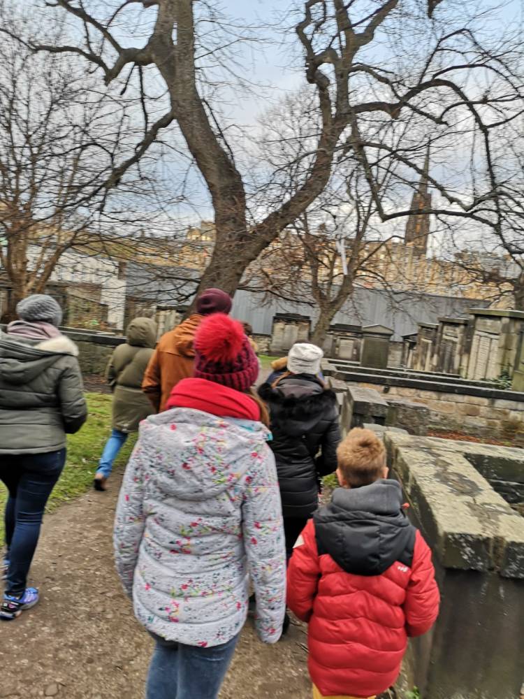 cementerio - greytriars - arboles - lápidas