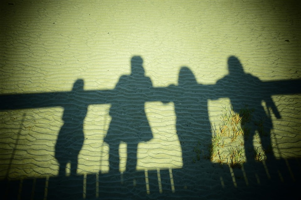 sombras - arena - playa