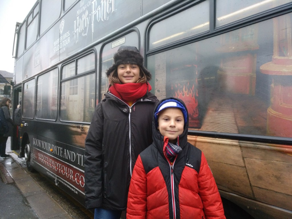 harry potter studios - bus - niños