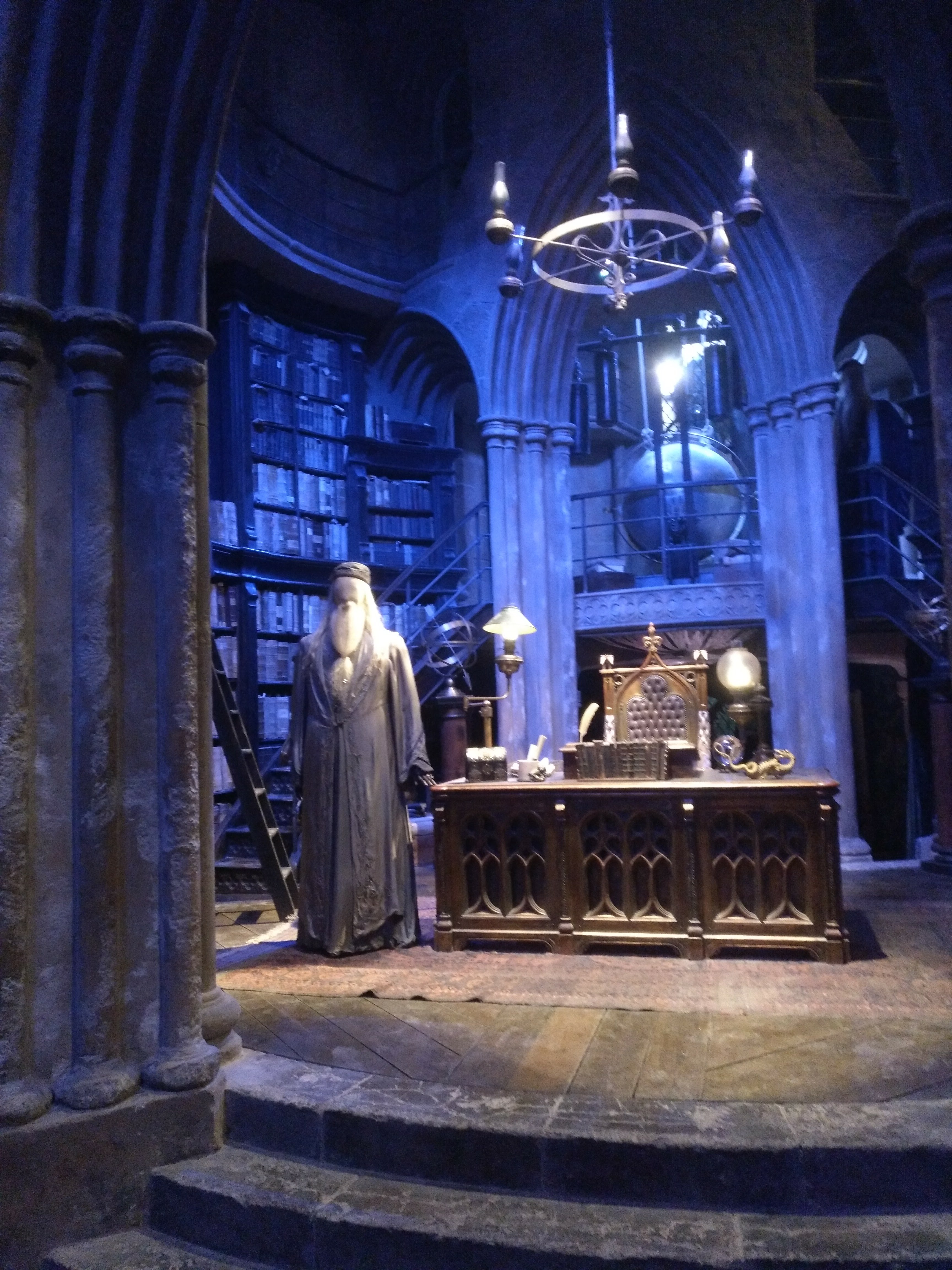 harry potter studios - despacho dummbledore - maniqui - mesa antigua