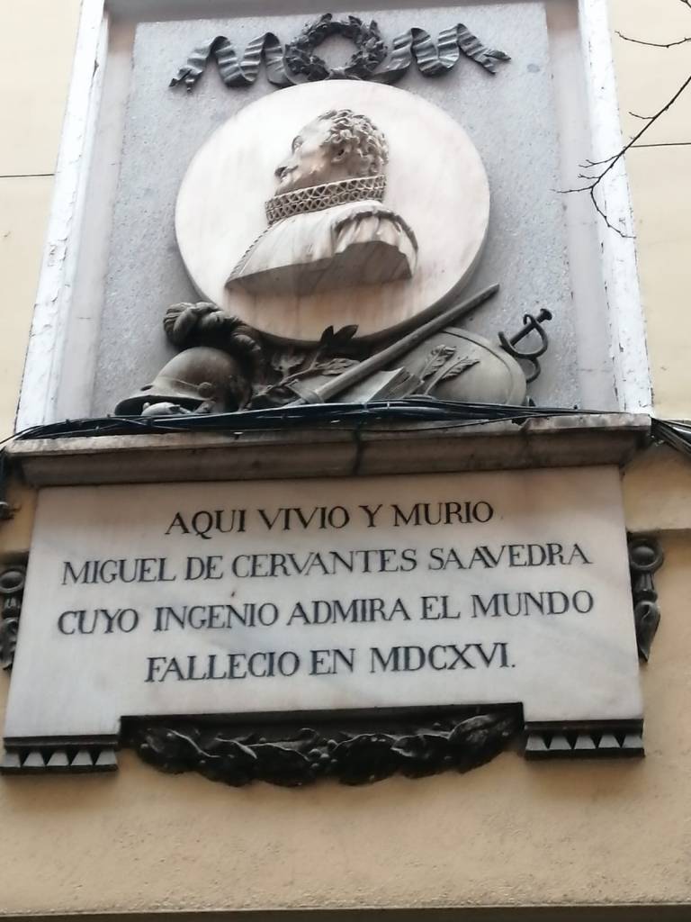 placa - busto - cervantes - mármol