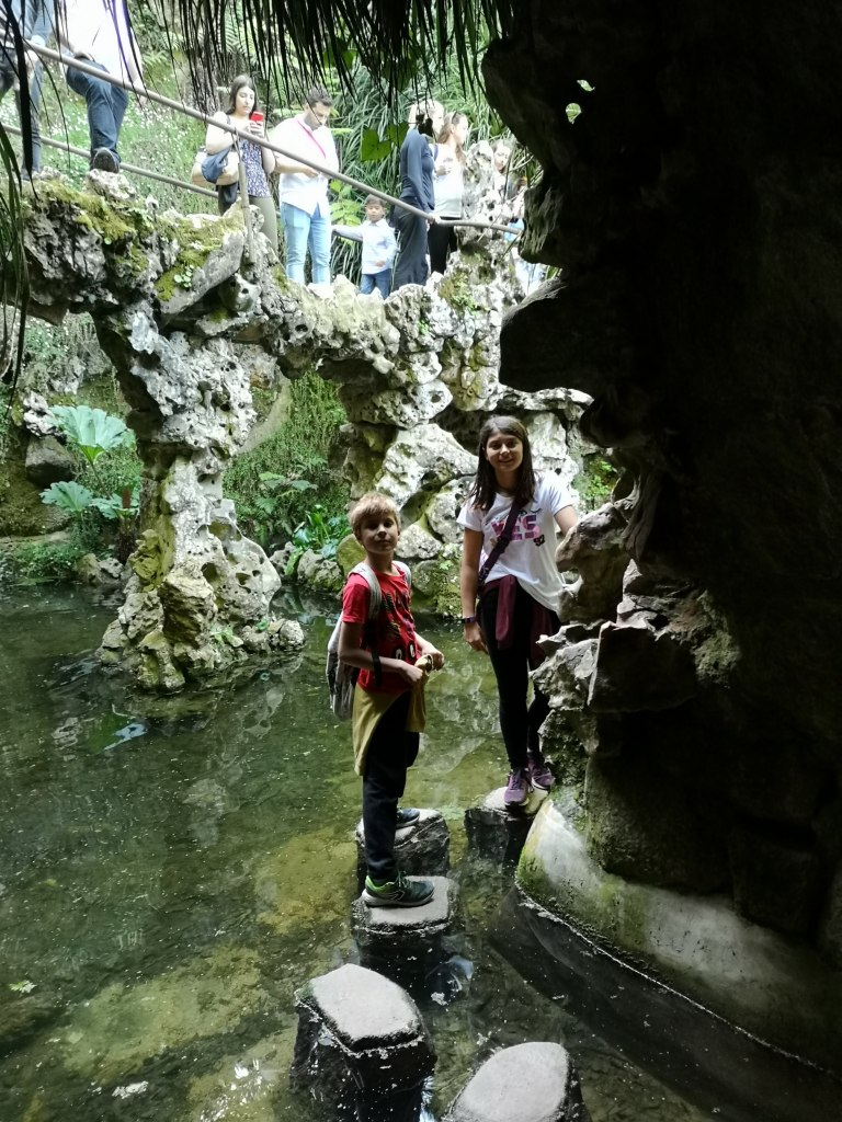 gruta - lago - cueva - roca - ahua