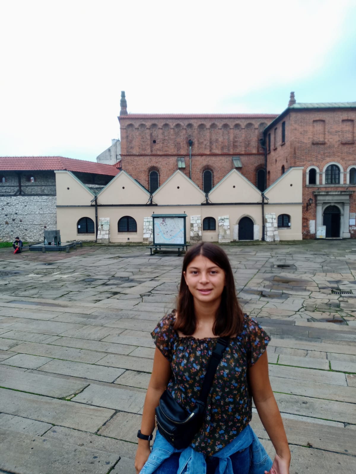 casa - sinagoga - niña