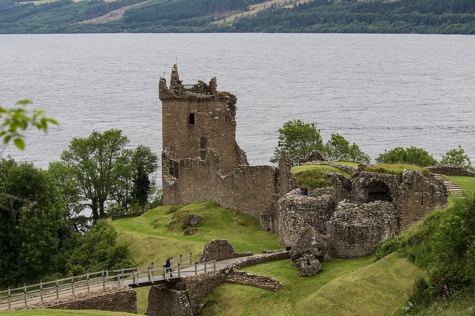 urquhart-castle-loch-ness